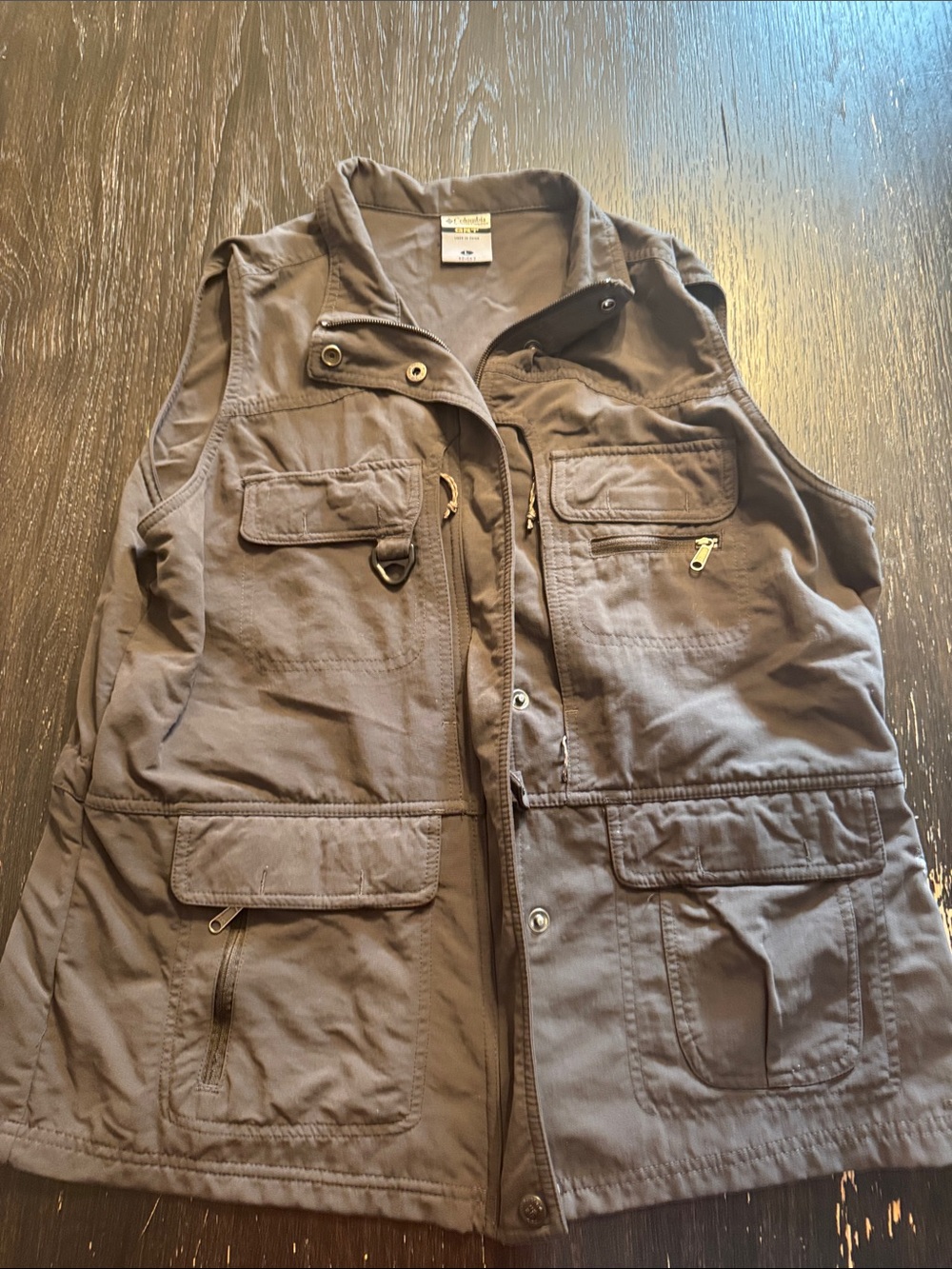 Women's Columbia GRT Utility Field Vest in Taupe Multi-Pocket Outdoor Vest 2010